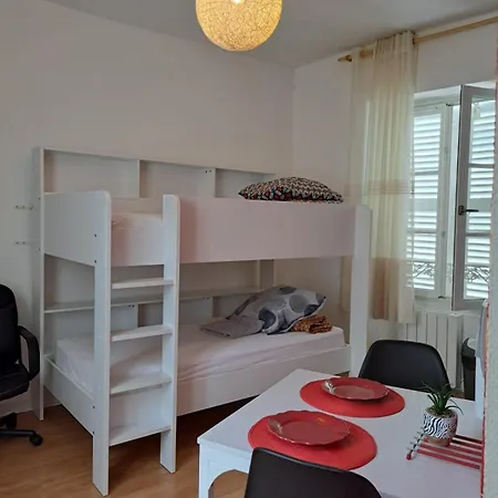 Studio Confortable Centre Ville Poitiers Exterior photo